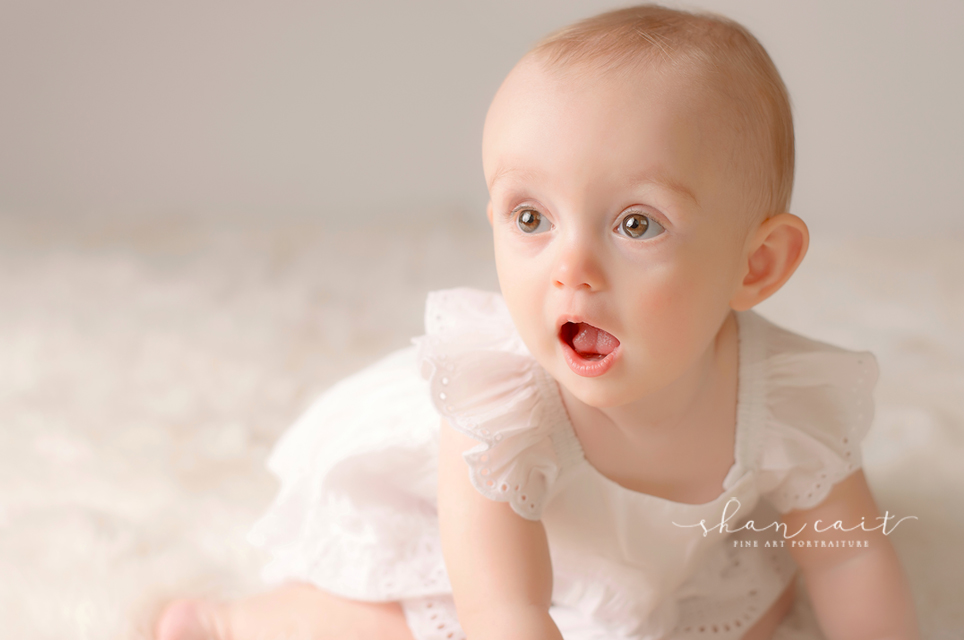 Sacramento-Baby-Photographer.-white-dress-natural-el dorado hills baby photographer-eyelite dress-sitter-session