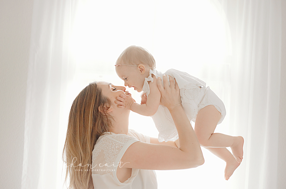 Sacramento Baby Photographer-Eyelet dress-1 year photoshoot-el dorado hills photographer-best sacramento photographer. 3