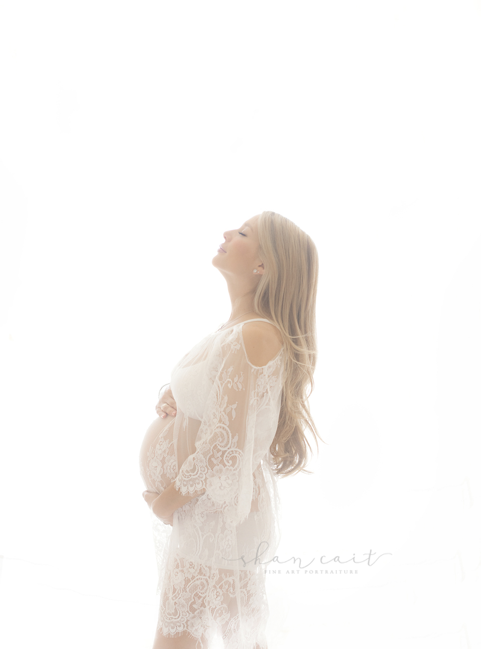 back light-Sacramento Maternity-SAcramento Photographer-Sacramento newborn photographer-lace maternity photoshoot-lace top-shan cait-belly shot