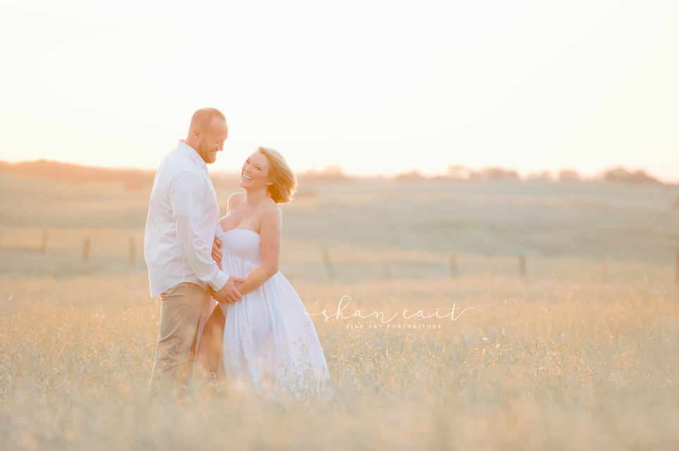 Sacramento Maternity Photographer-Sacramento Photographer-Best Maternity Photographer-Shan Cait-El Dorado Hills Photographer-field-sew trendy accessories-golden hour-inspiration