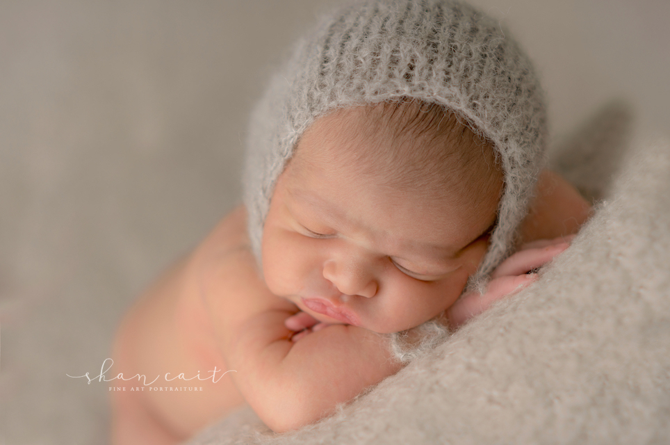 Sacramento Newborn Photographer-Shan Cait-El Dorado Hills Photographer-Best Newborn Photographer-newborn photoshoot inspiration-grey blanket-knit hat