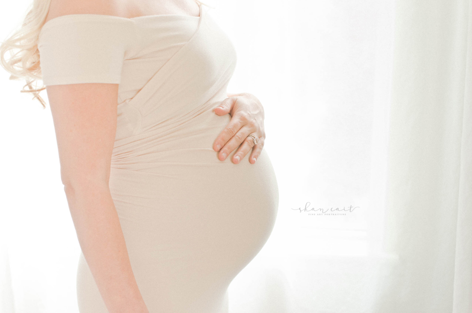 Sacramento Maternity Photographer-Shan Cait-Organic-Best Maternity Photographer-Maternity Photoshoot Dress Inspiration 3